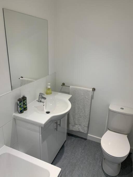 Newly Refurbished Uplyme Getaway Apartment Exterior foto