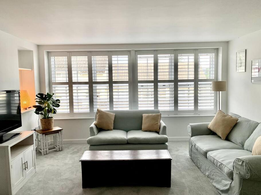 Newly Refurbished Uplyme Getaway Apartment Exterior foto