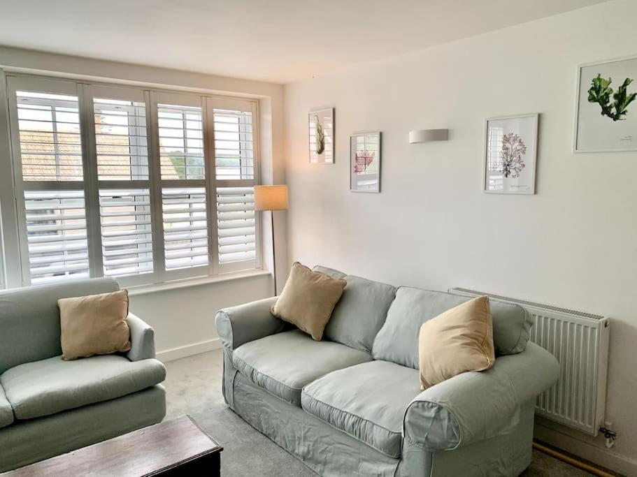 Newly Refurbished Uplyme Getaway Apartment Exterior foto
